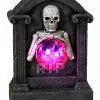 Grabstein Skelett & Lichtkugel Tischdeko 1 Grabstein Skelett & Lichtkugel Tischdeko -Outlet-Horror-Shop grabstein mit skelett und lichtkugel tombstone with skull and light ball halloween friedhof deko 52526