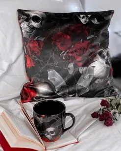 KILLSTAR Haunted Garden Kissen Hülle -Outlet-Horror-Shop killstar haunted garden kissen huelle gothic wohndeko gothic dekoration killstar deko gothic accessoires und geschenkartikel killstar haunted garden pillow case 52915