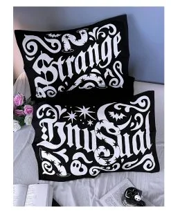 KILLSTAR Strange Kissenbezüge 2 Stück -Outlet-Horror-Shop killstar strange kissenbezuege strange pillowcases gothic homeware halloween homeware 52178 03