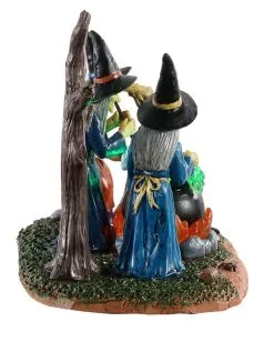 Lemax Spooky Town - Witches Teamwork -Outlet-Horror-Shop lemax spooky town witches teamwork halloween dekoration spooky town figurine 53630 02