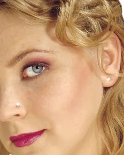 Zweiteiliges Magnet Piercing Set -Outlet-Horror-Shop magnet piercing als kostuemzubehoer fake piercing als kostuemaccessoire kostuemschmuck 17276 02