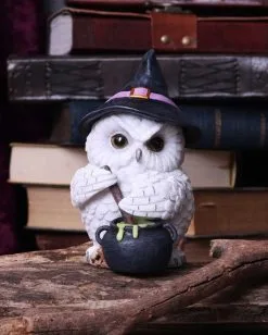 Schneeeule Mit Hexenkessel -Outlet-Horror-Shop schneeeule mit hexenkessel dekofigur halloween und gothic deko wohnaccessoires 52214 7