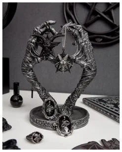 Schwarze Gothic Baphomet Halskette -Outlet-Horror-Shop skeletthand mit herz schmuckhalter skeleton hand with heart jewellery stand 50300 081