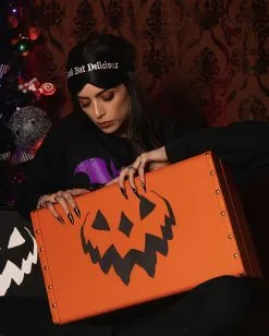 Spooky Pumpkin Vintage Koffer Orange -Outlet-Horror-Shop spooky pumpkin vintage koffer orange liverly ghosts haunted hallows vintage trunk halloween merchandise und geschenke 54188 3