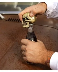 Crack One Open Totenkopf Flaschenöffner 9 Crack One Open Totenkopf Flaschenöffner -Outlet-Horror-Shop totenkopf flaschenoeffner totenschaedel flaschenoeffner skull bottle opener halloween homeware 54164 04